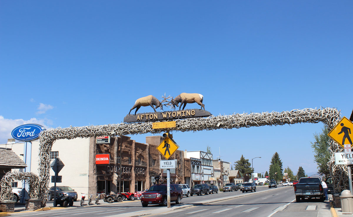 afton-wy-antler-arch