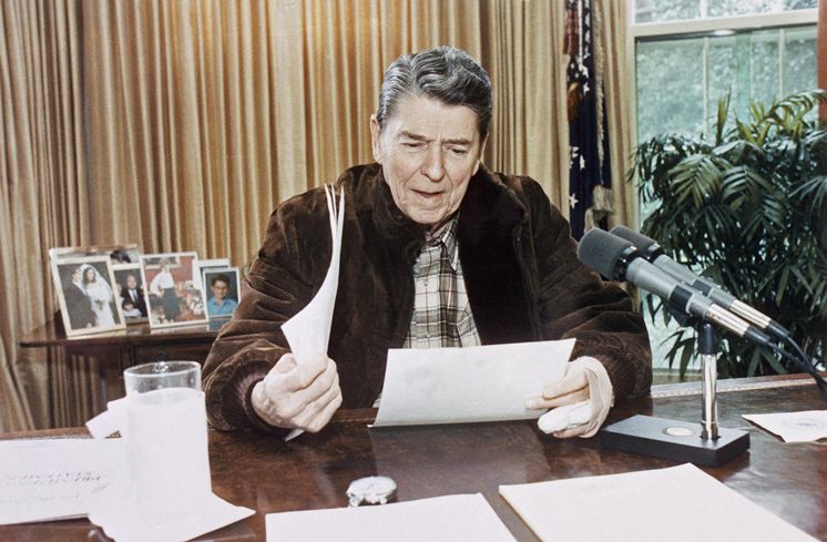 BL_radio081809_80919a_8col