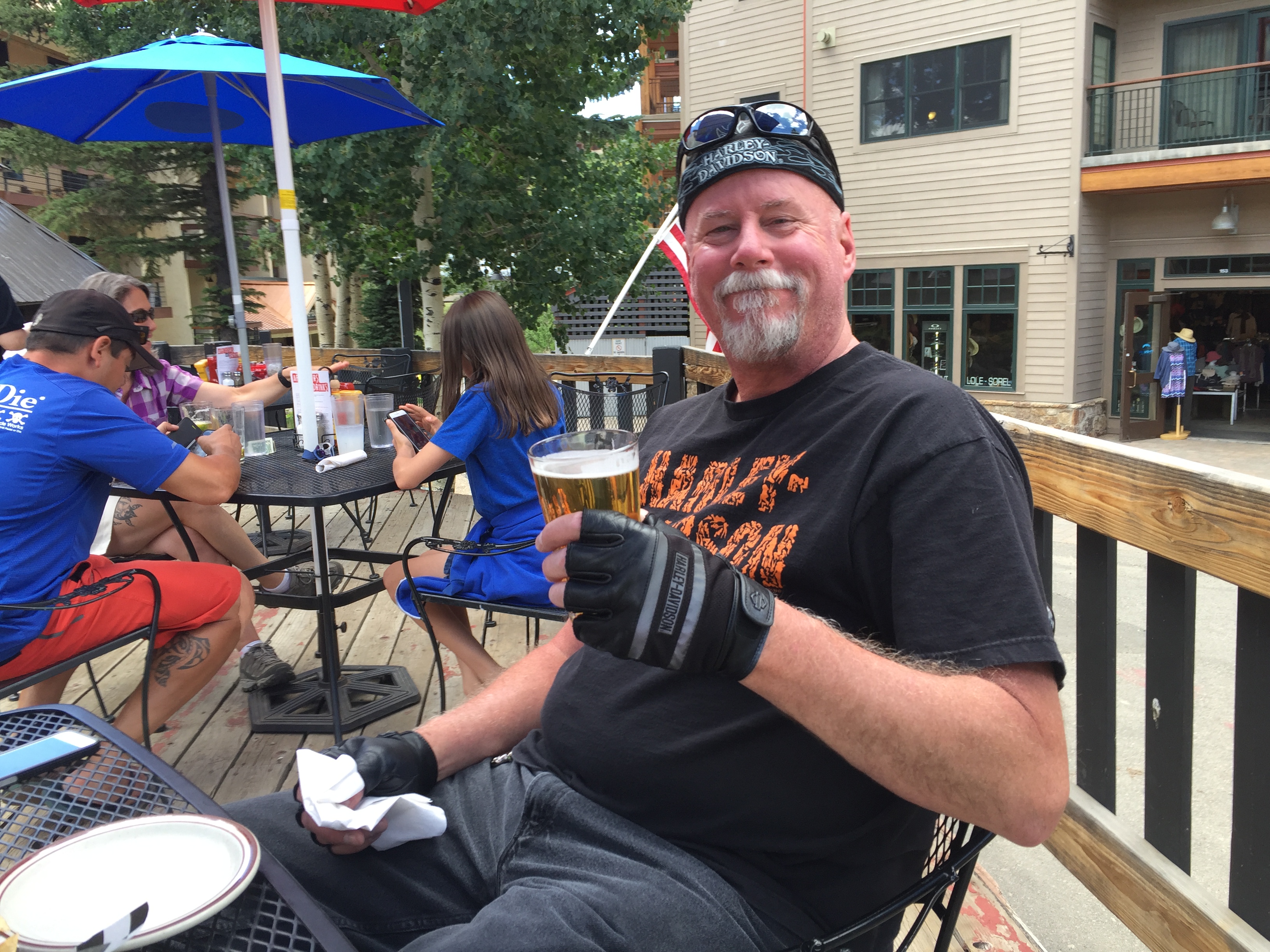 13FF140E-FB81-4DF9-B7E6-4BD5C423180D