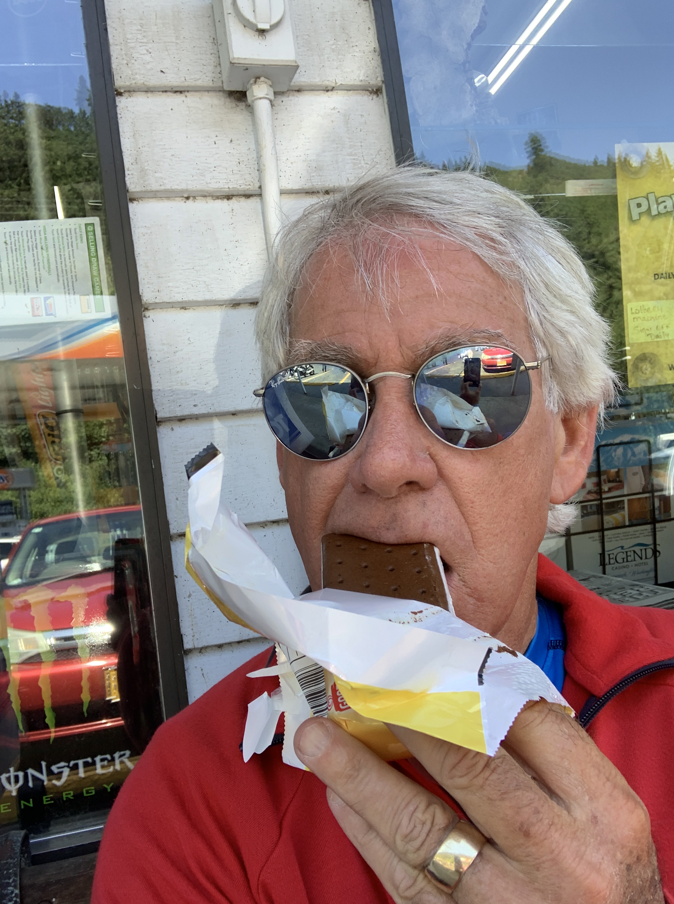 2D167425-A9A5-4476-B5B2-1326E0EA1F0E