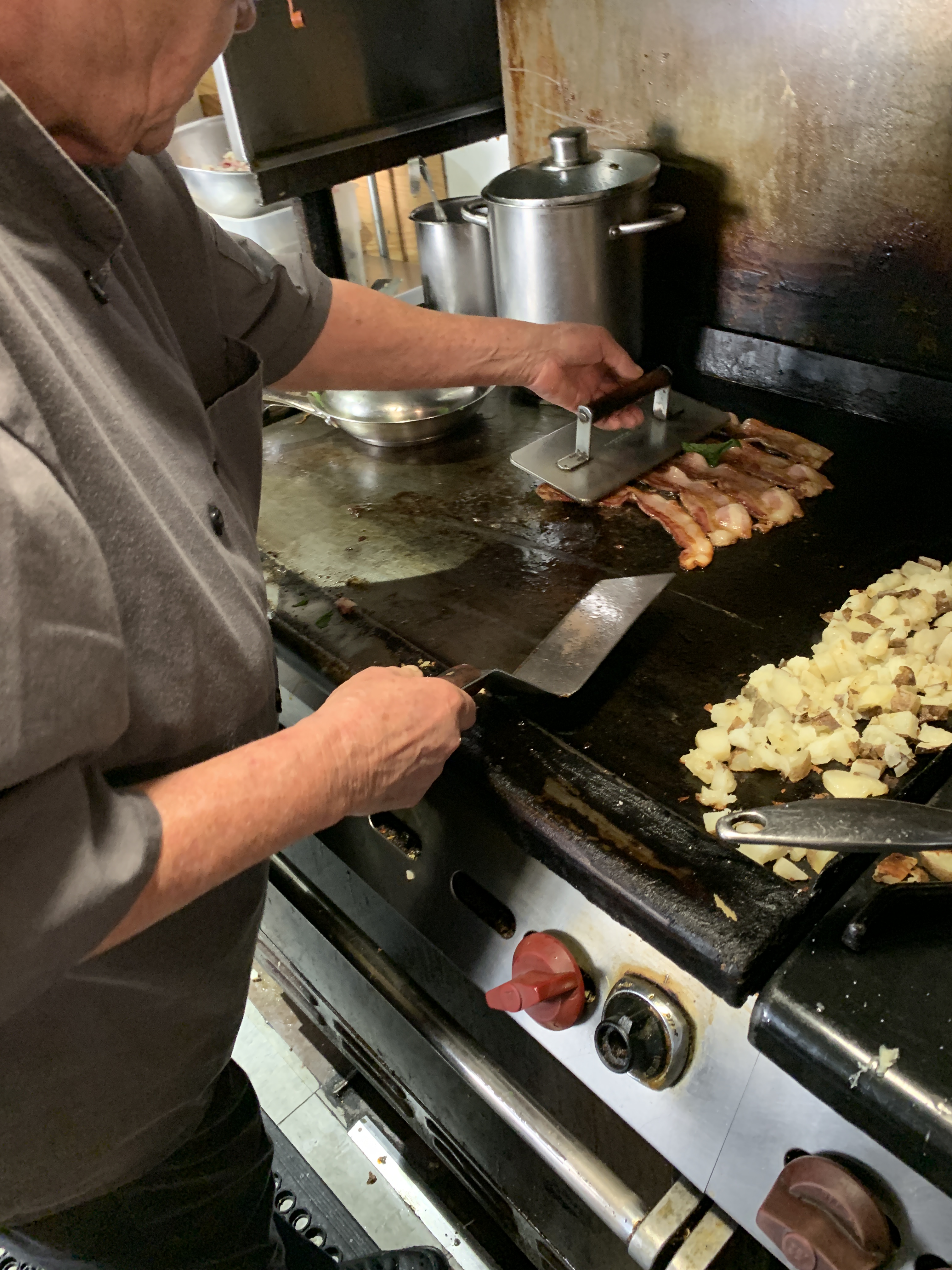 566D569C-EF5E-49D8-9F56-3B33F44CE2B1