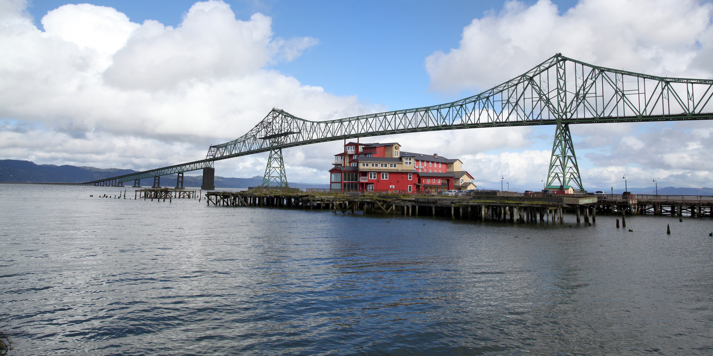 astoria-megler-bridge-what-to-do-astoria-oregon-via-magazine