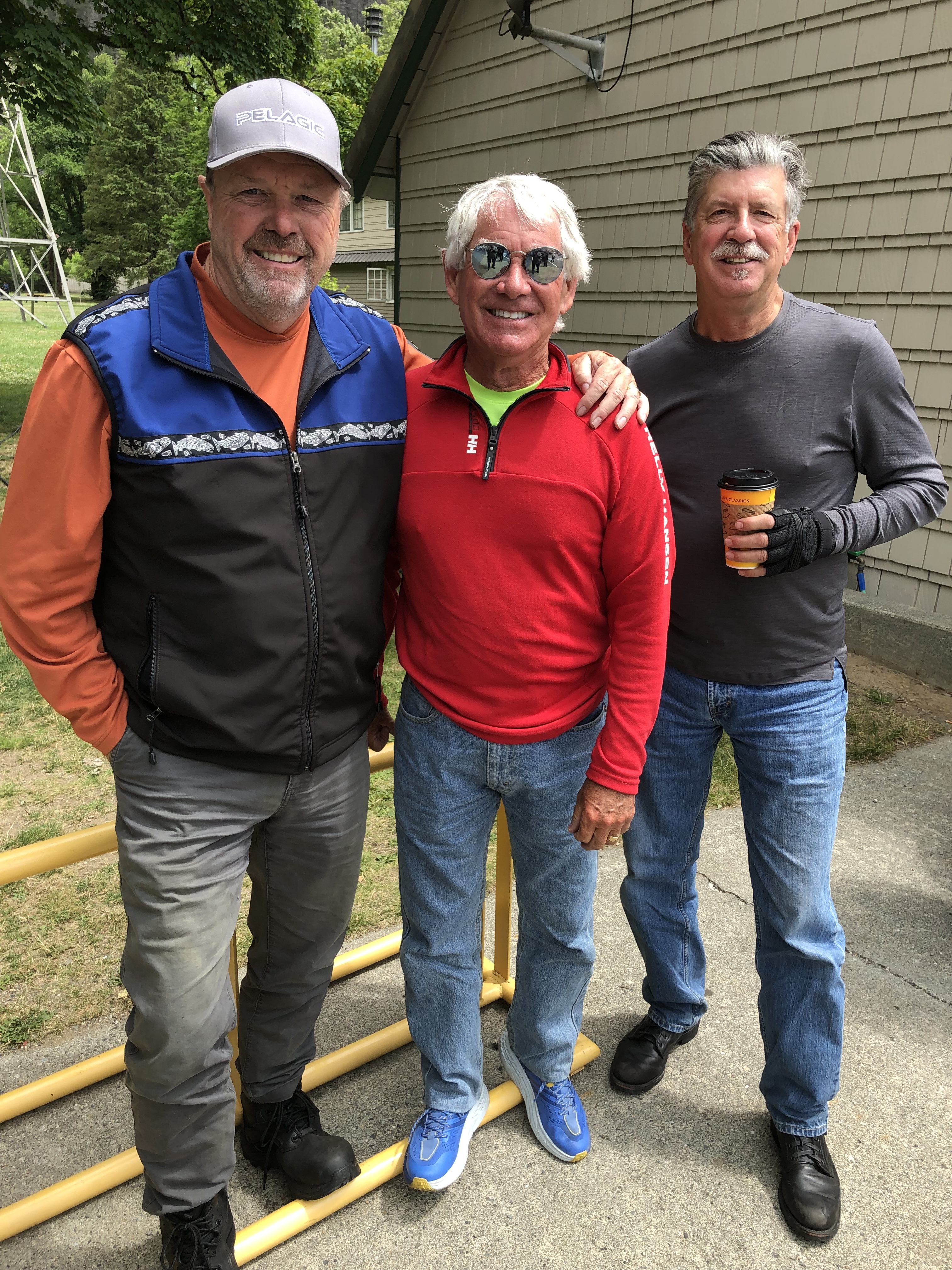 EAB31266-FCE3-455E-8885-ECDAFEE057A9