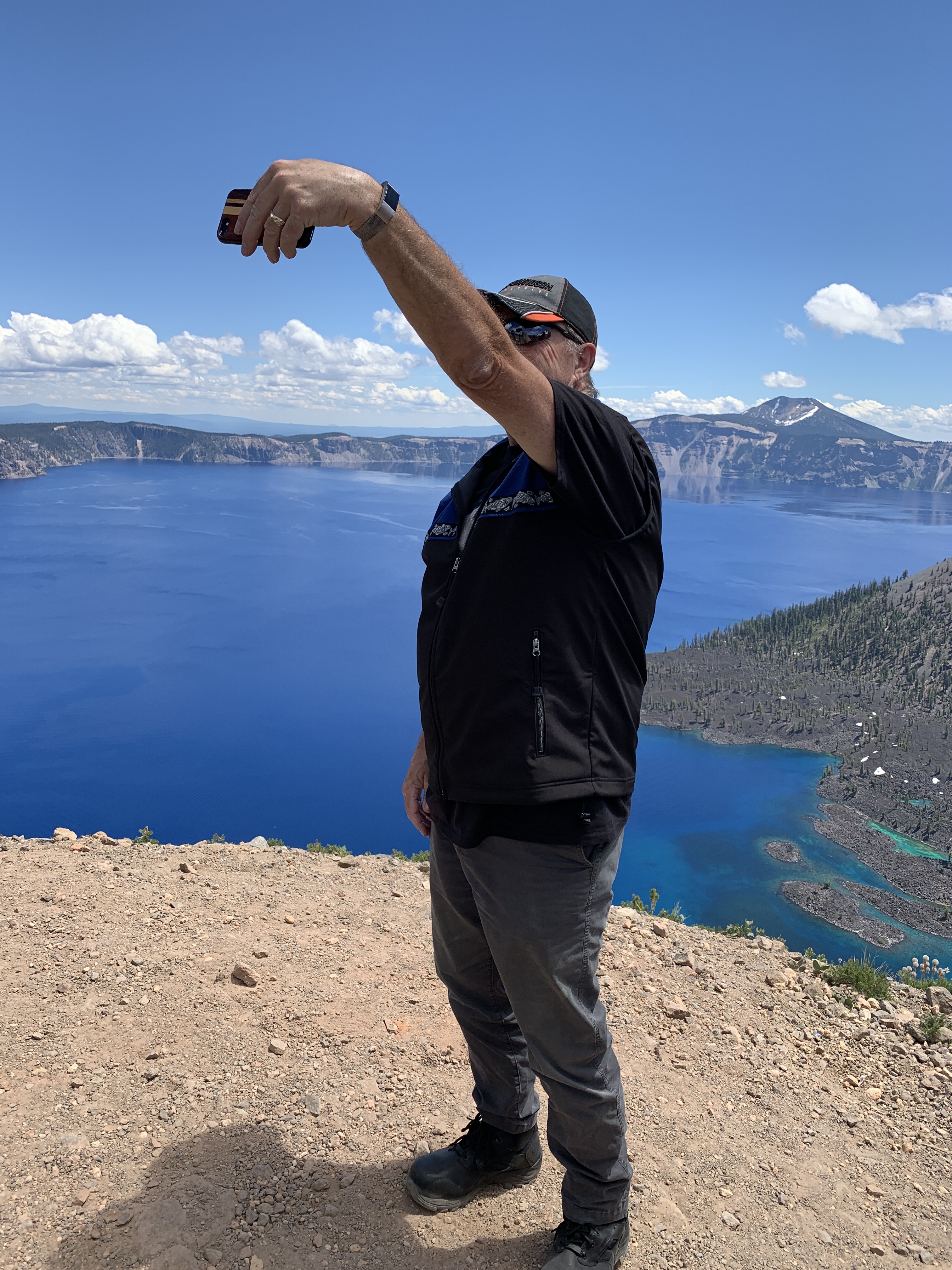 F5A24DE0-4A1B-4540-B025-AB2023DB73E3