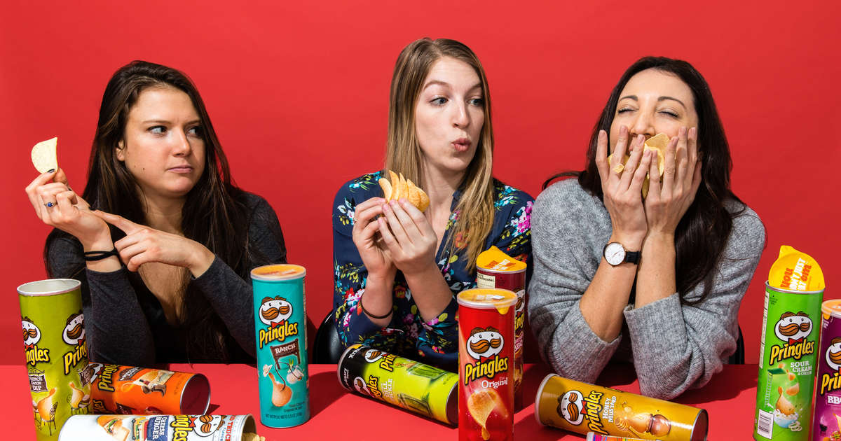 D-16, Pringles (girls tasting)